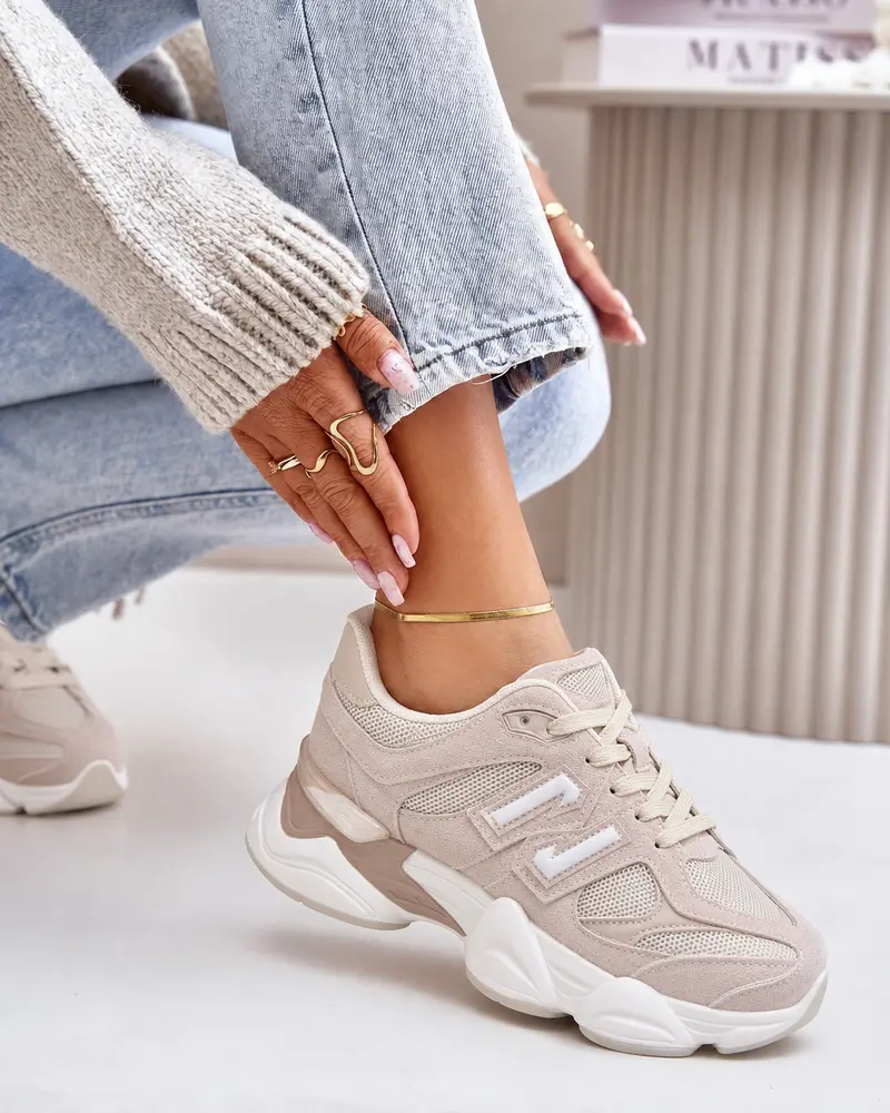 11 Beige Sneaker