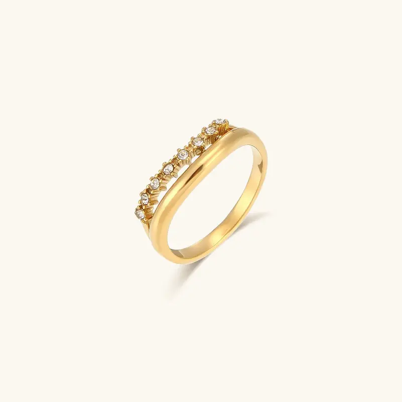 Adeline Smal Ring i Guld