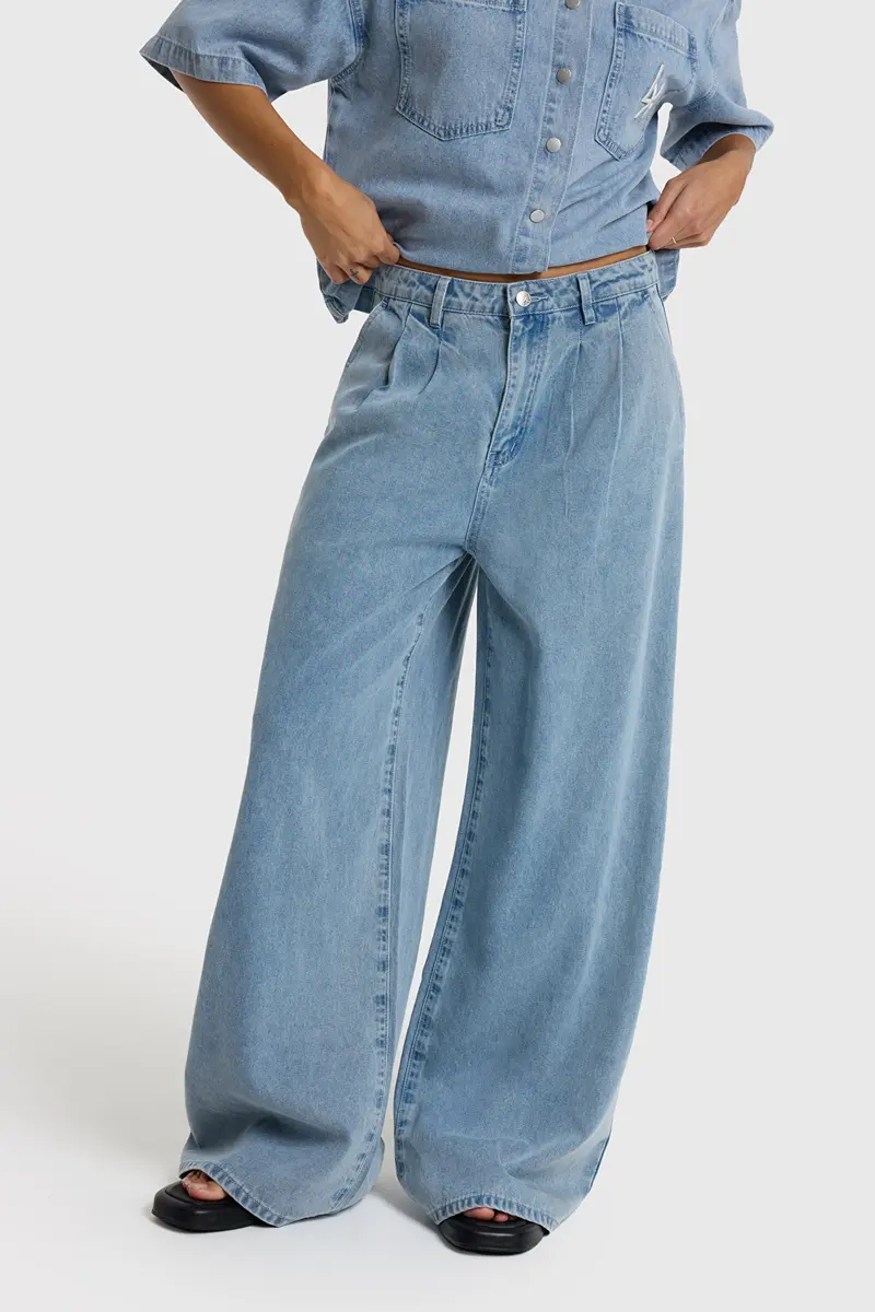 Alix The Label Wide Leg Denim Broek – Flow Denim met Plooien