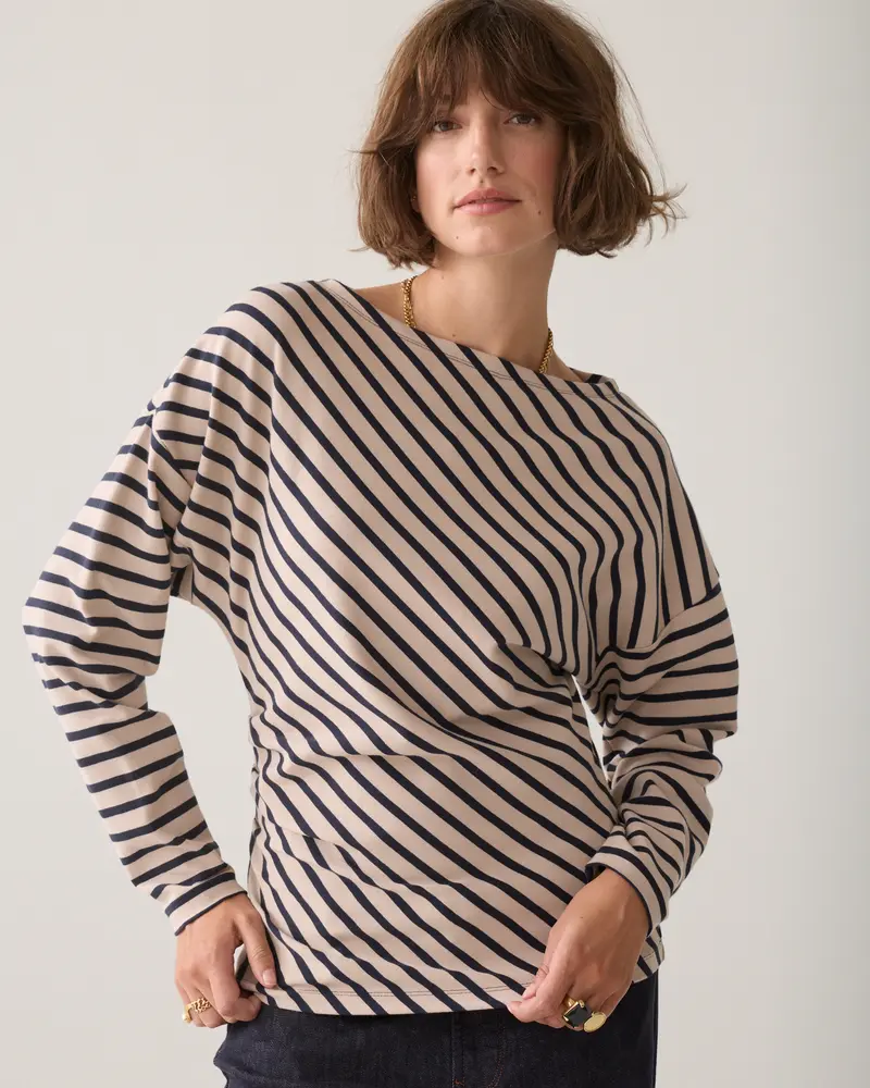 Asymmetrisch gestreept T-shirt