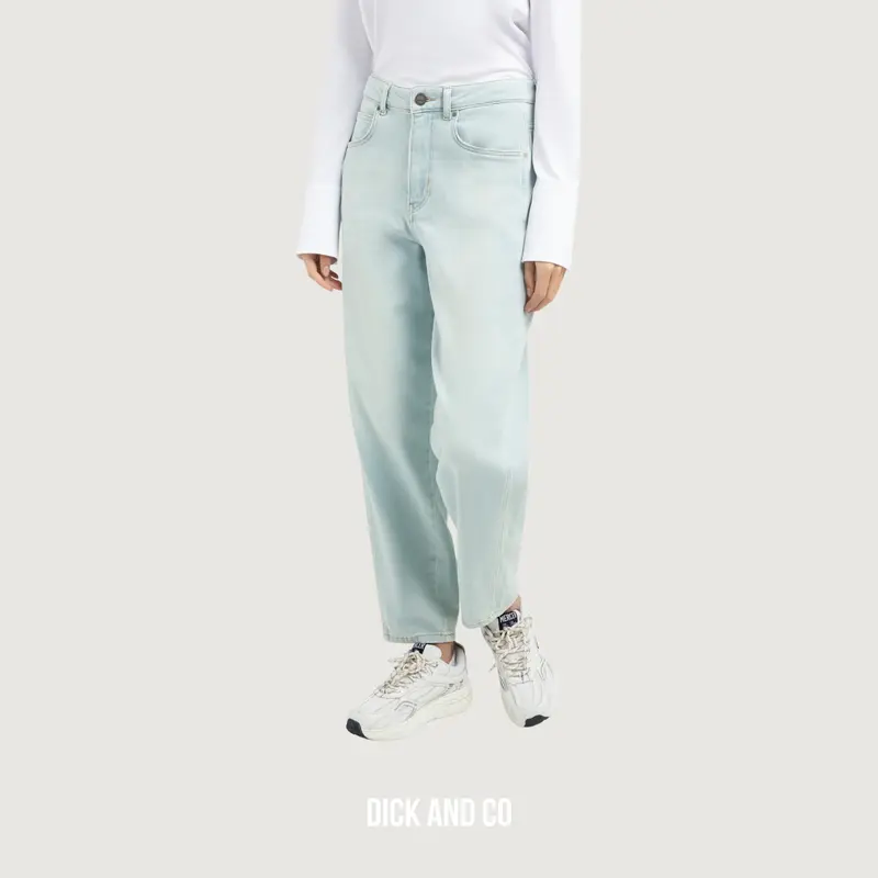 Barrel jeans