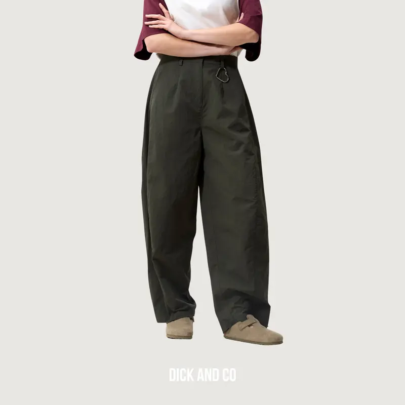 Barrel shaped trousers