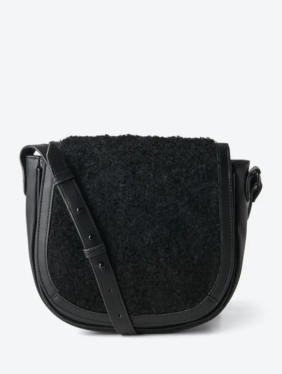 Bench Shoulder Bag In Leather Look Black