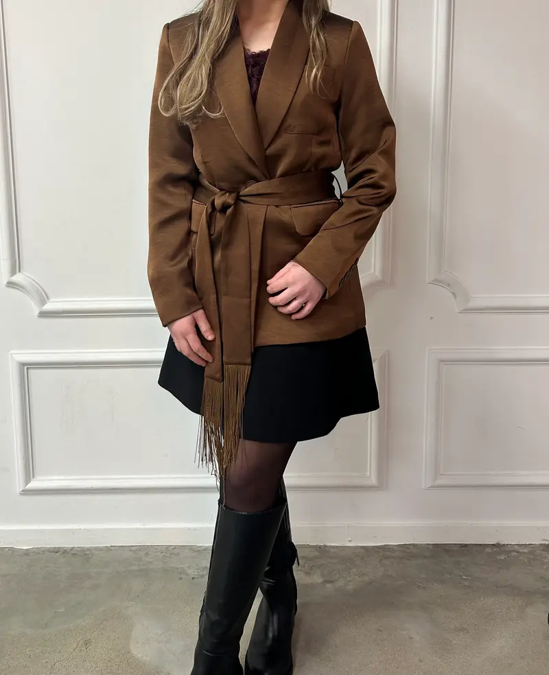 Blazer satin met ceintuur V340 Cognac