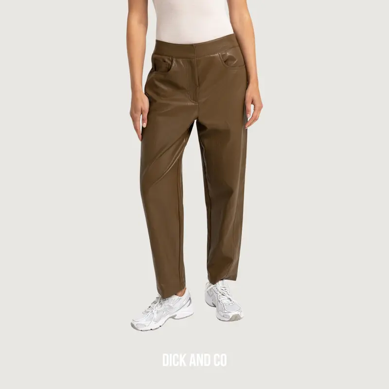 Broek van imitatieleer