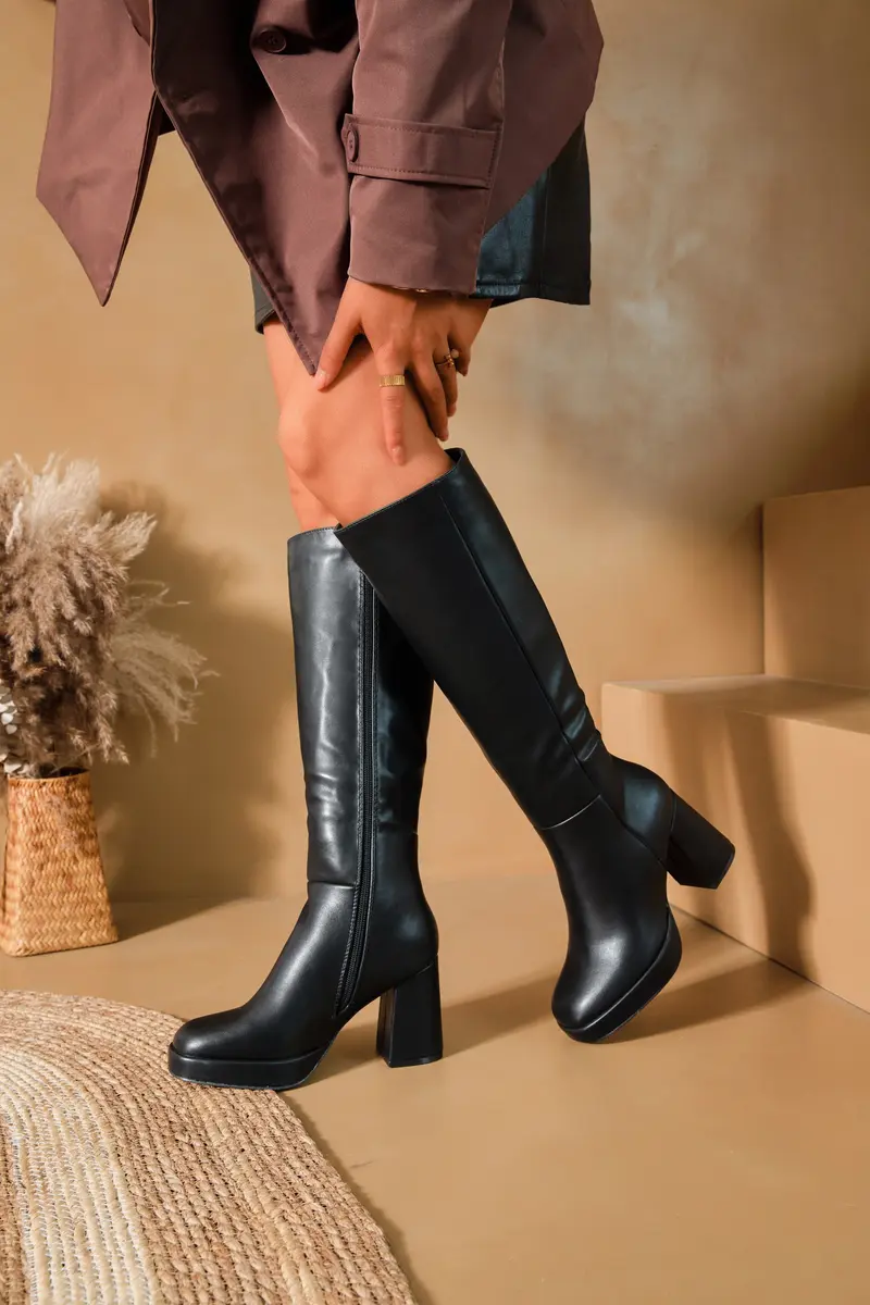 Carry High Boots - Black