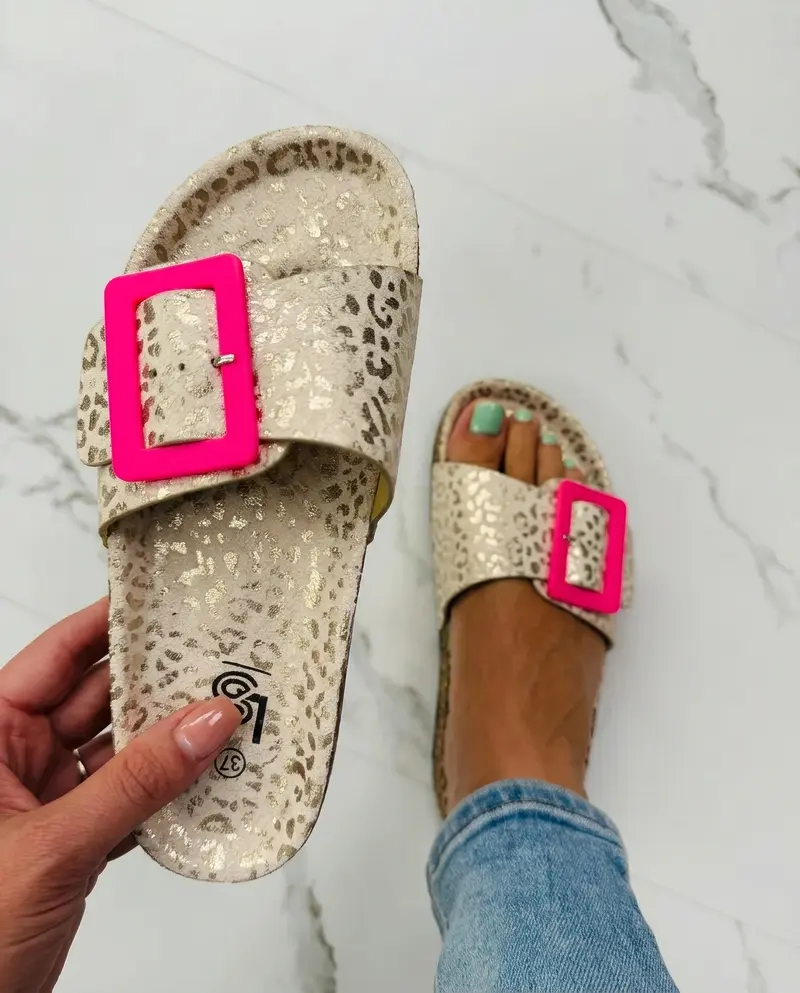 Clasp Beige Print Slides
