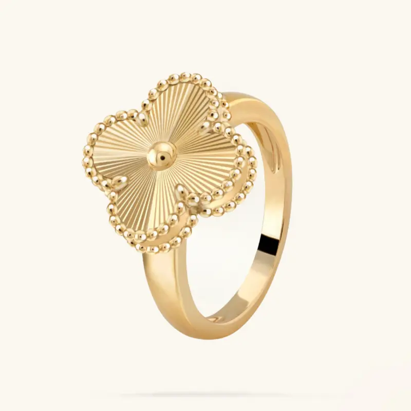 Clover Ring i Guld