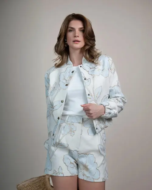 Elvira bomber lesley blauw