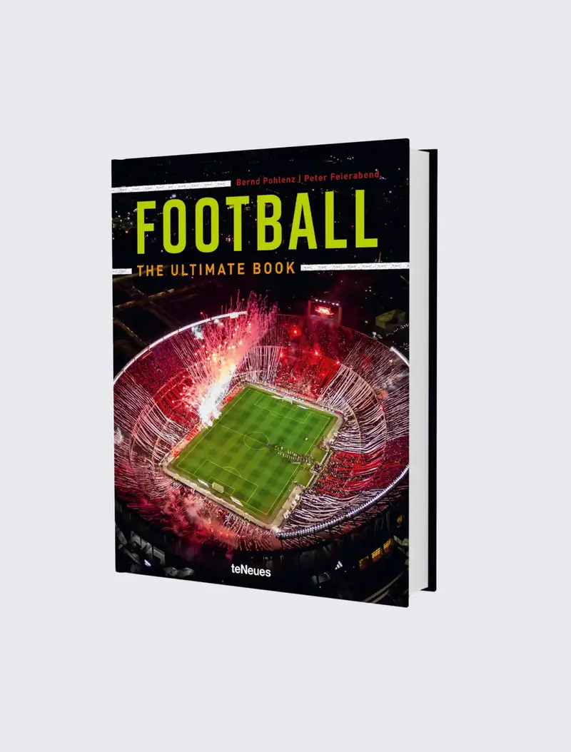Football - The Ultimate Book