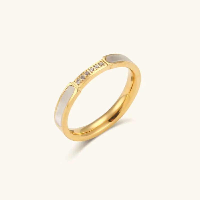 Gabrielle Tunn Ring i Guld