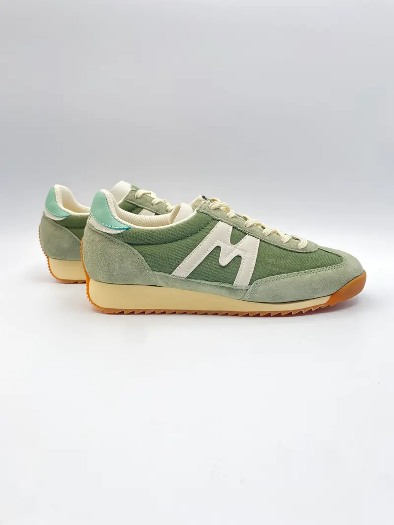 Karhu mestari tea / lichen