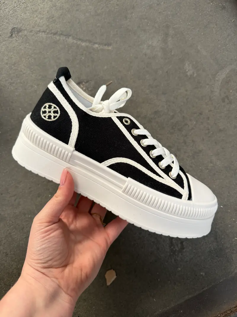 Karin Black Sneaker