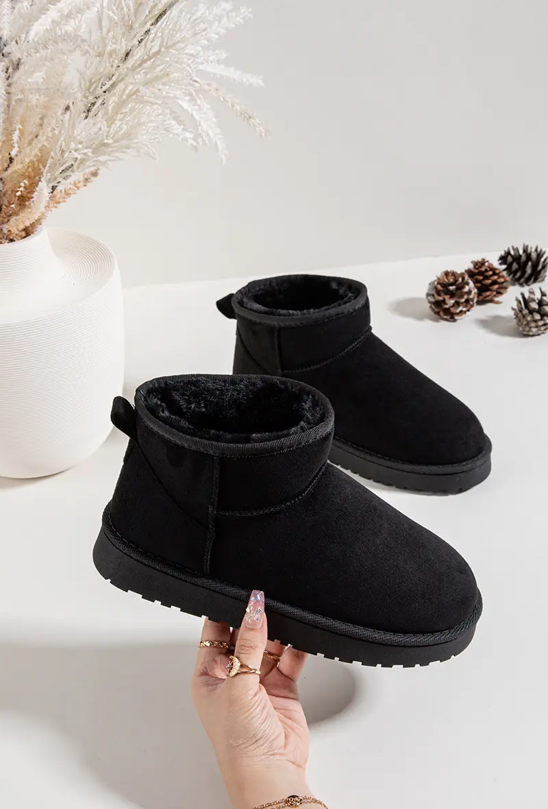 Kids Uggy Black Boots
