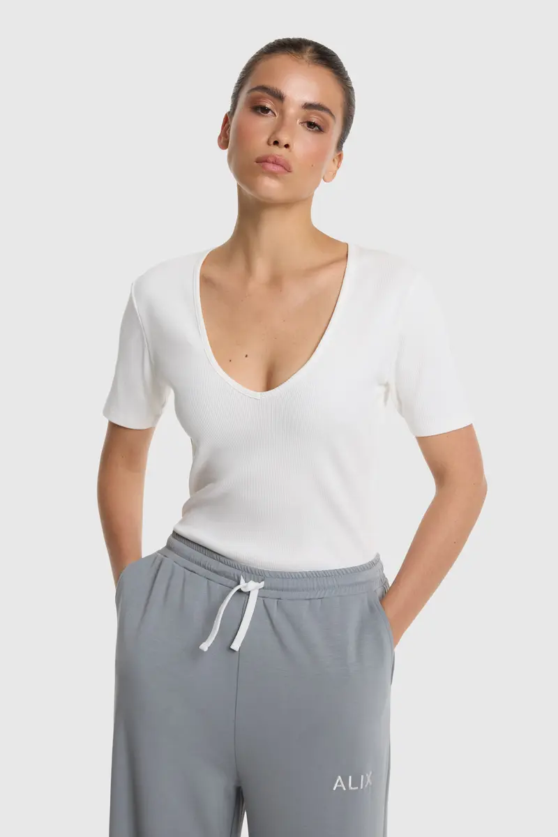 knitted v-neck t-shirt
