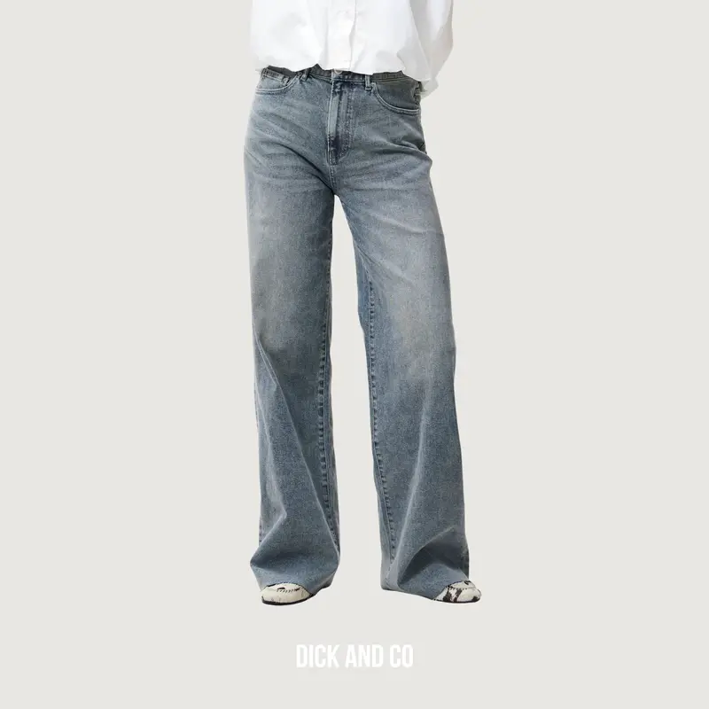 Loose fit jeans
