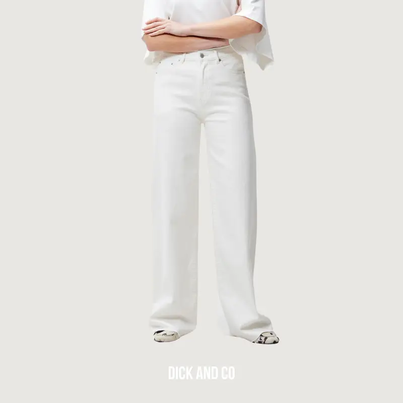 Loose fit jeans
