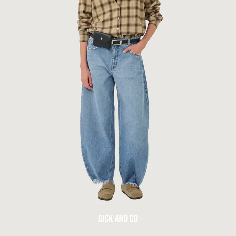LucyMW Loose Barrel Jeans