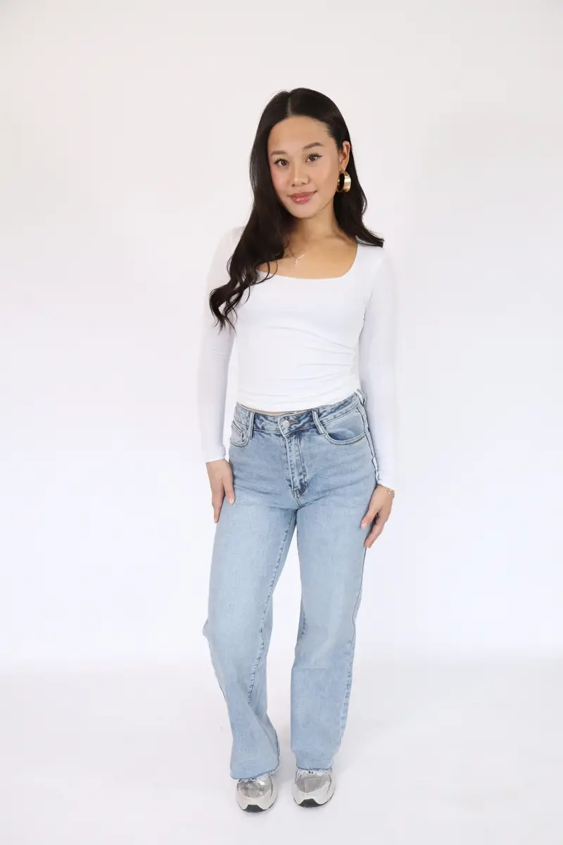 Mia Petite Straight Leg Jeans - Stretch