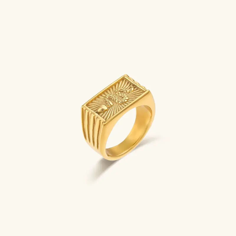 Miles Ormmönstrad Ring i Guld