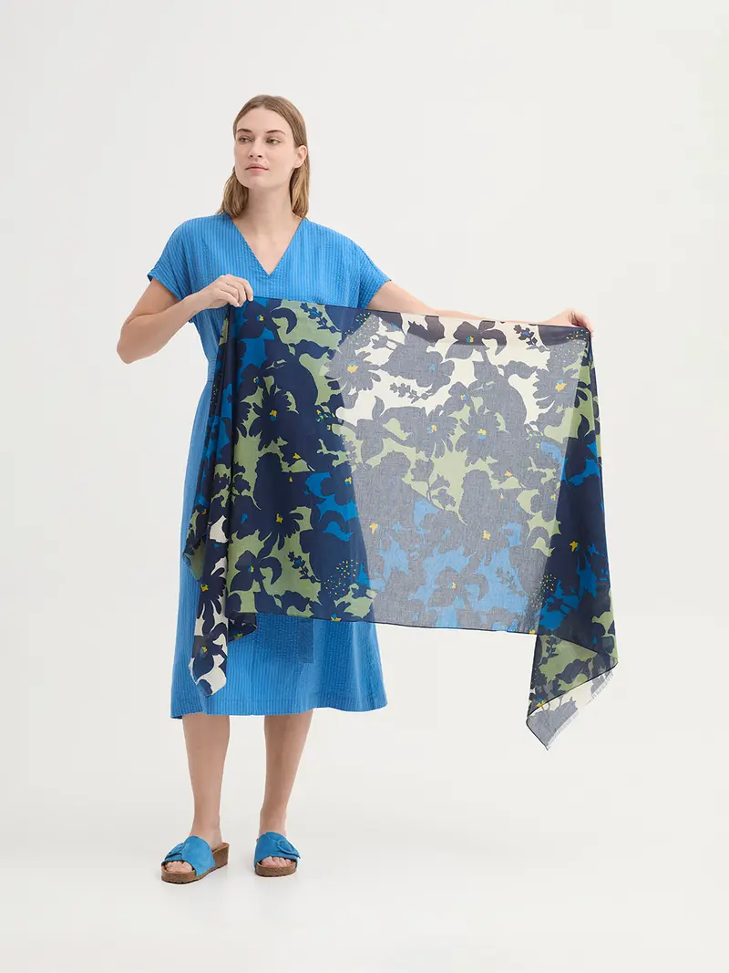 Nice Things - Penelope flowers - scarf