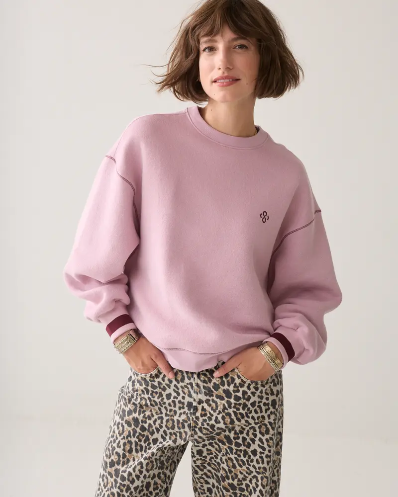 Oversized sweater contrast