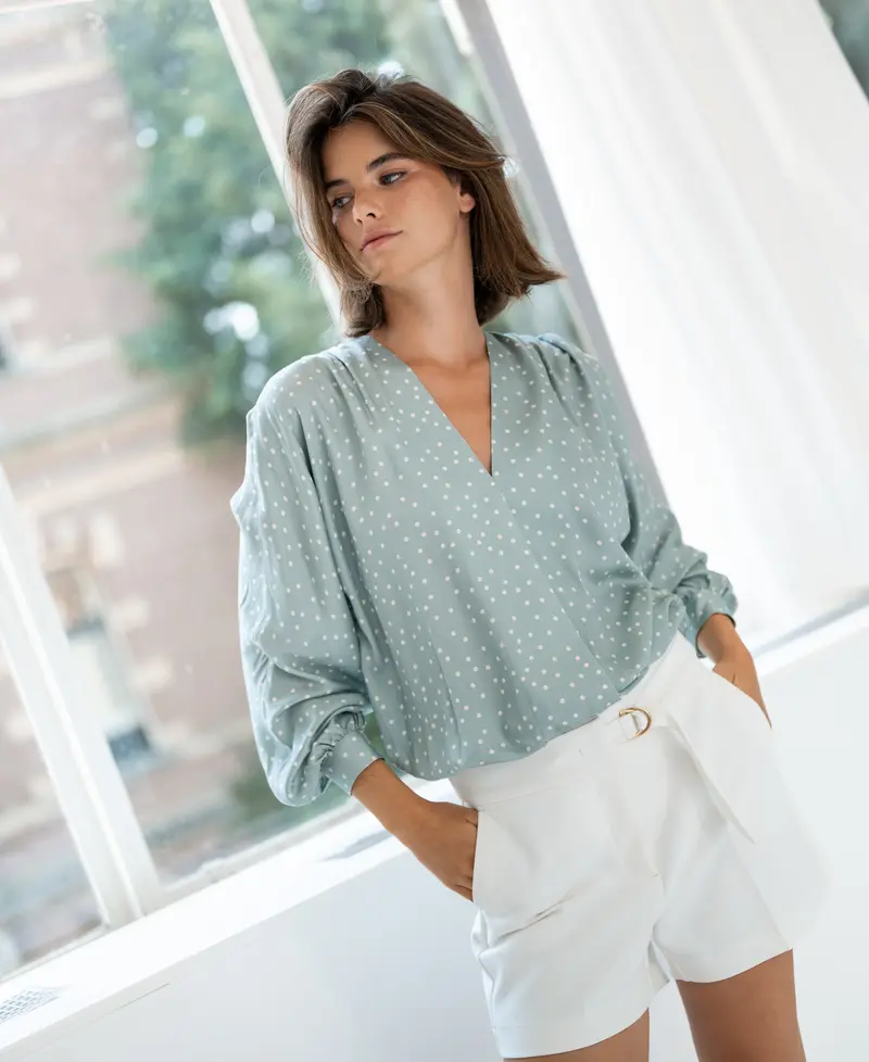 Overslagblouse LA LARA Dot Mistgroen - Ivoor