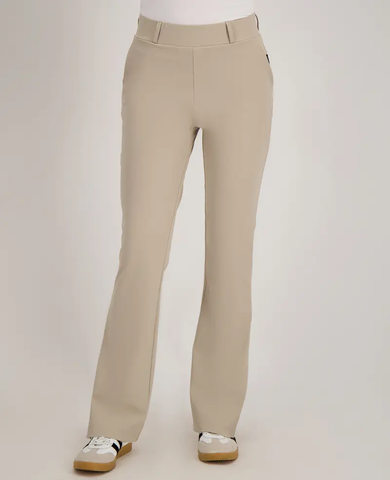 Pant Isa Travel ++++ | Sahara