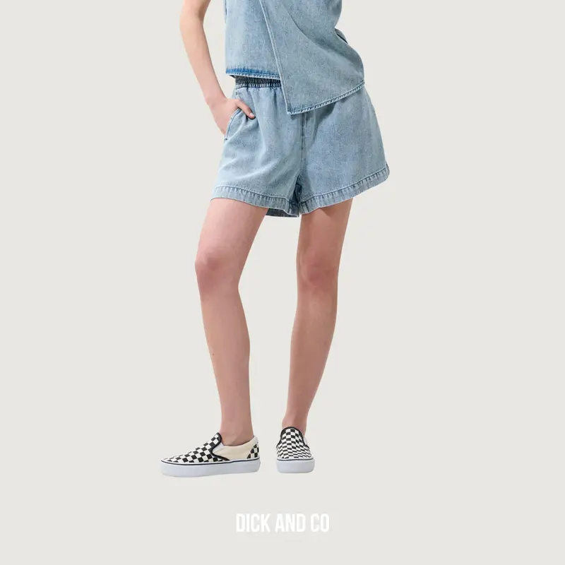 Pull on denim short