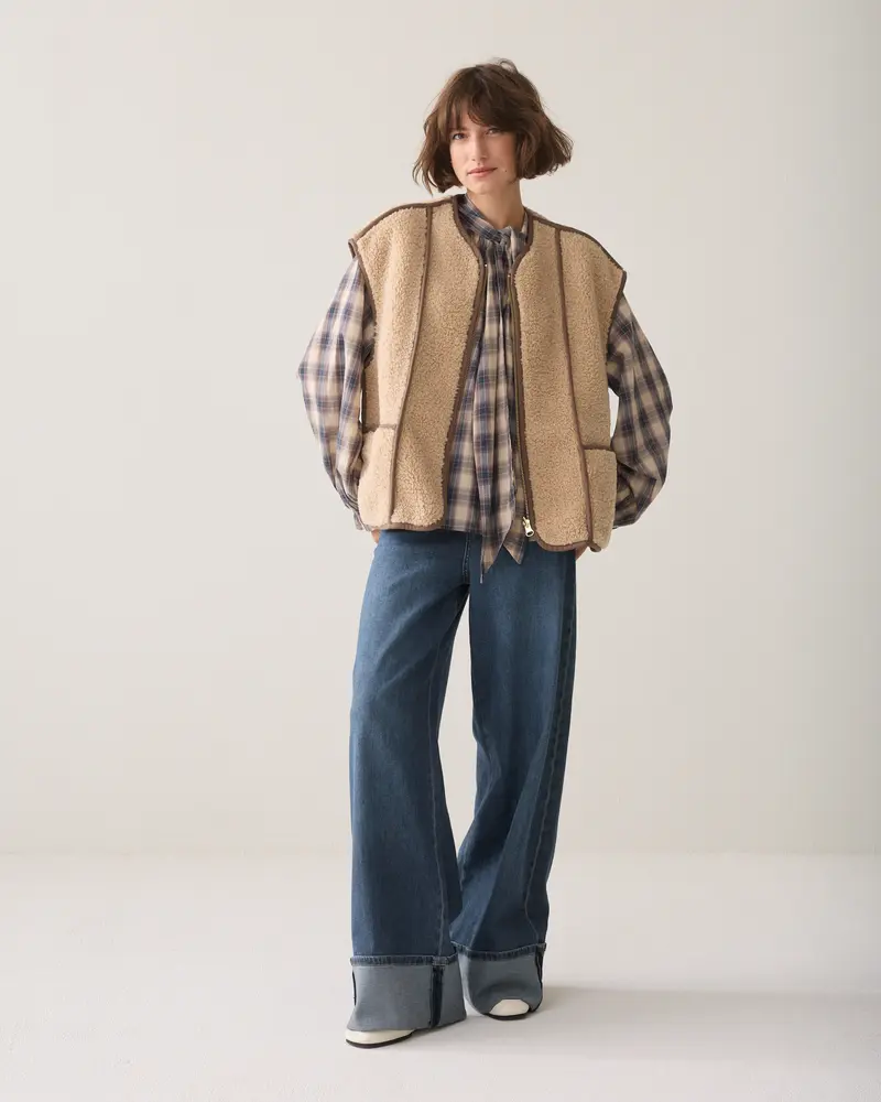 Reversible bodywarmer teddy