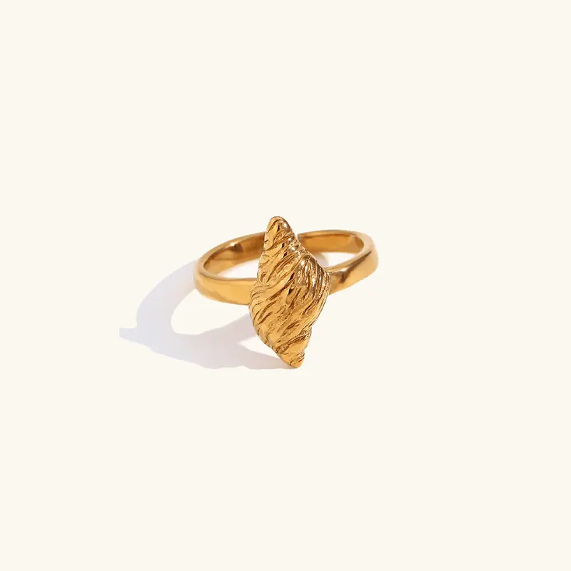 Rio Snäckformad Ring i Guld