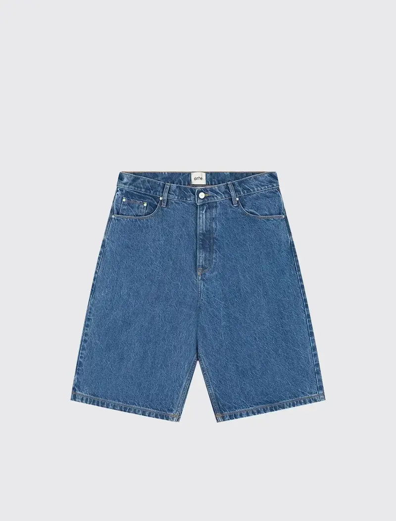 Round Pocket Denim Shorts