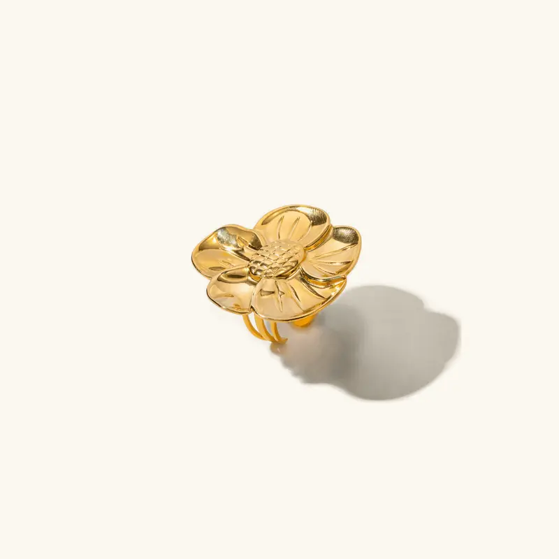 Saisore Blomformad Ring i Guld