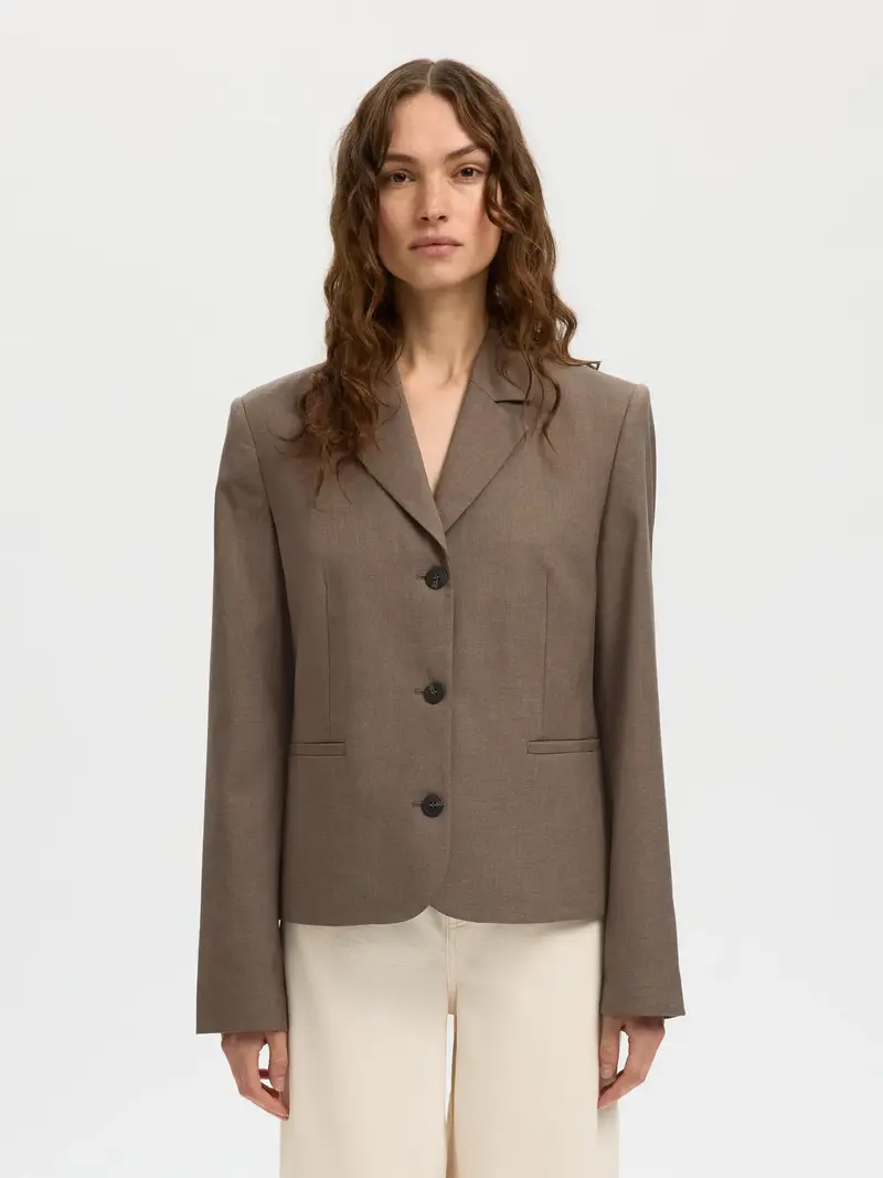 Selected blazer – chocolat chip, getailleerd en kort