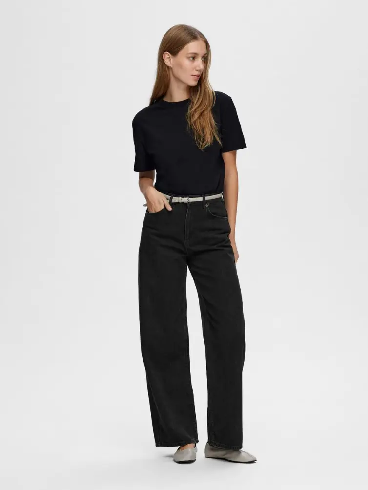 Selected Essential Boxy black