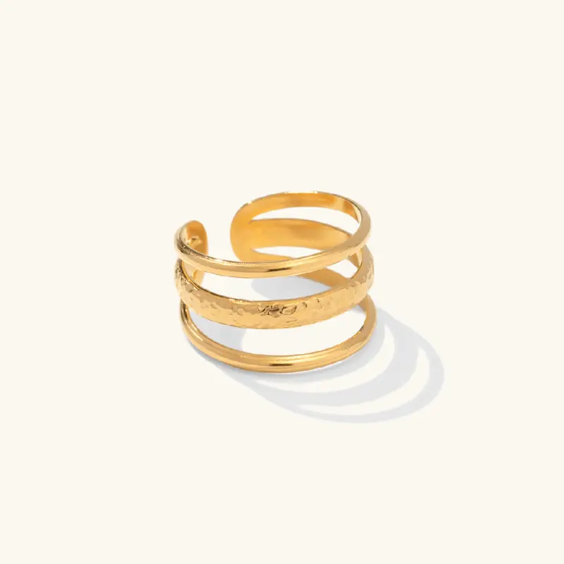 Shirley Tredubbel Ring i Guld