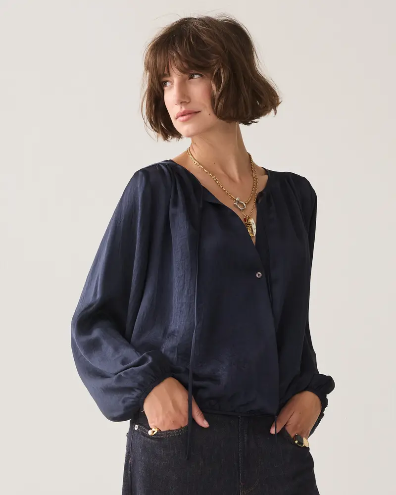 Silky top met strik