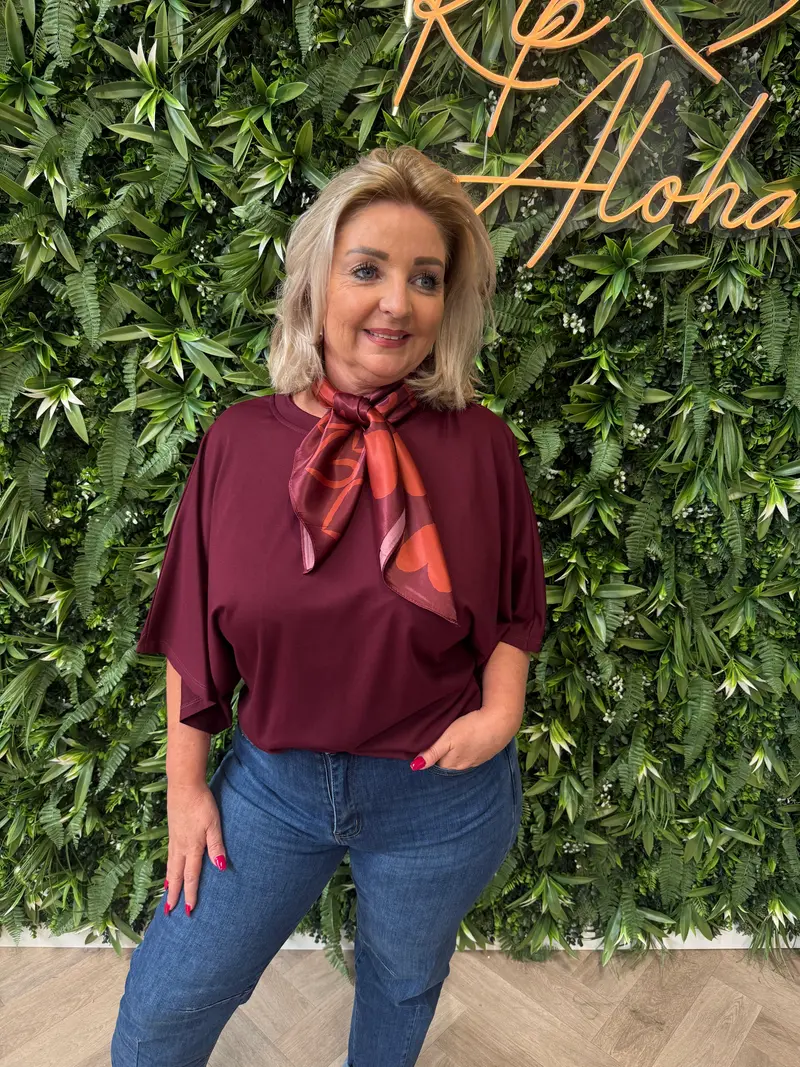 Top met elastieken onderkant bordeaux