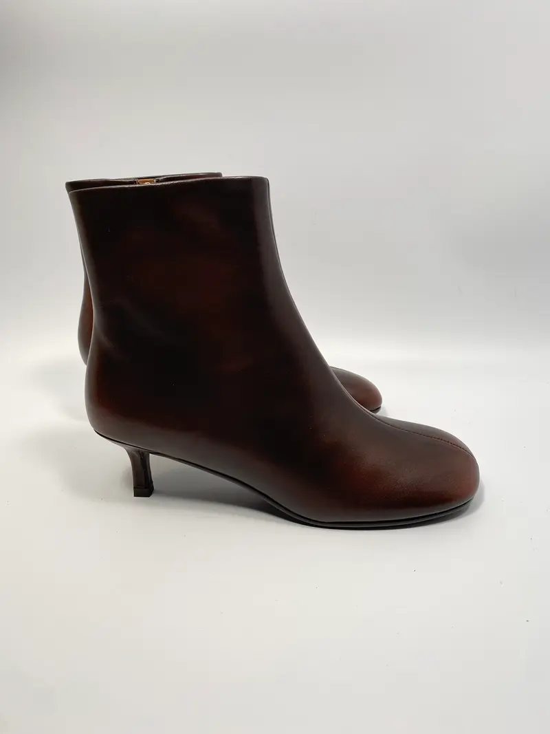 Toral tl-Maggie FLO-C Brownish Red
