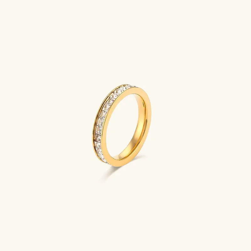 Unna Minimalistisk Ring i Guld